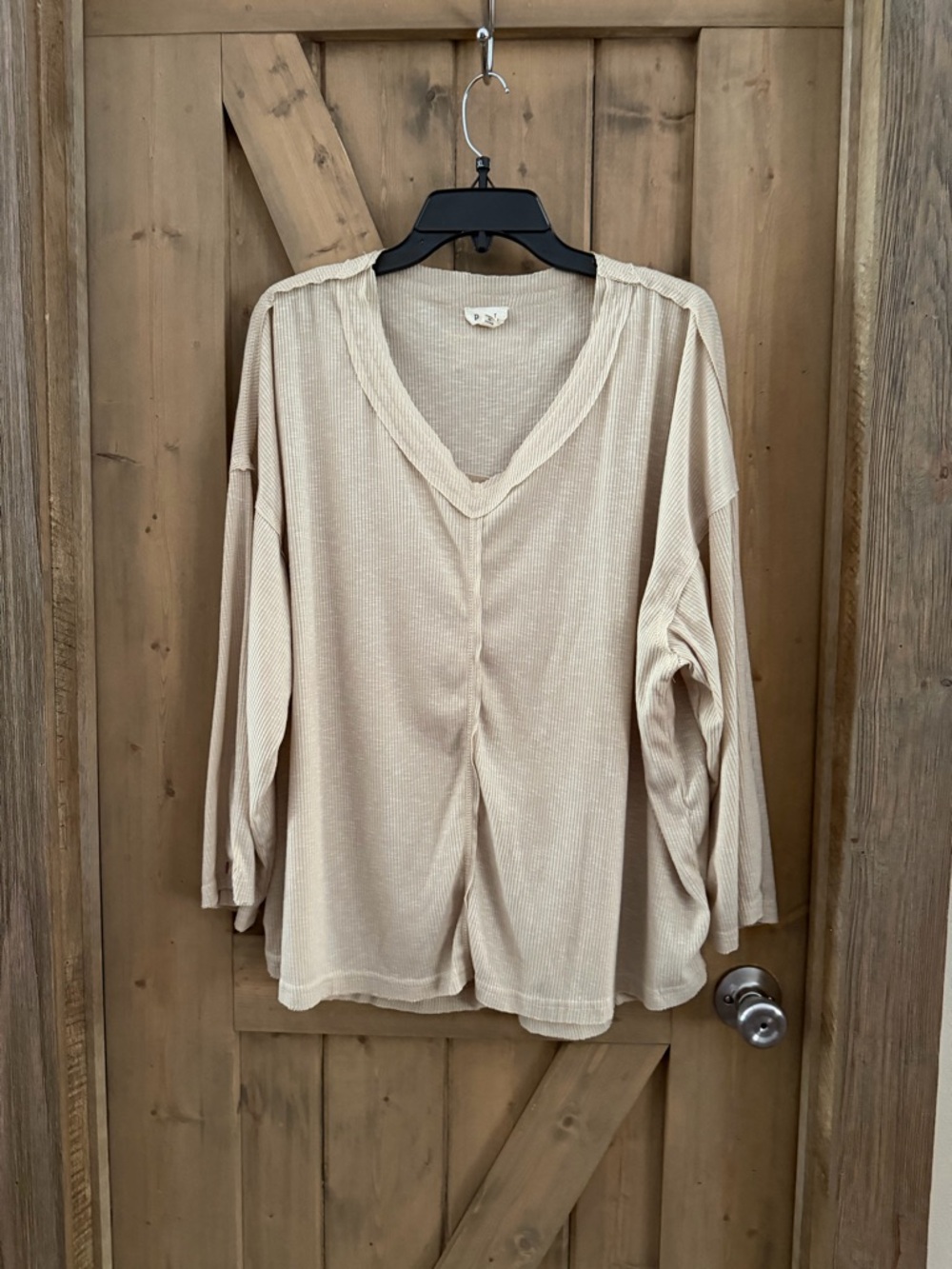 POL Light Beige Ribbed V-Neck Long Sleeve Top Size Small